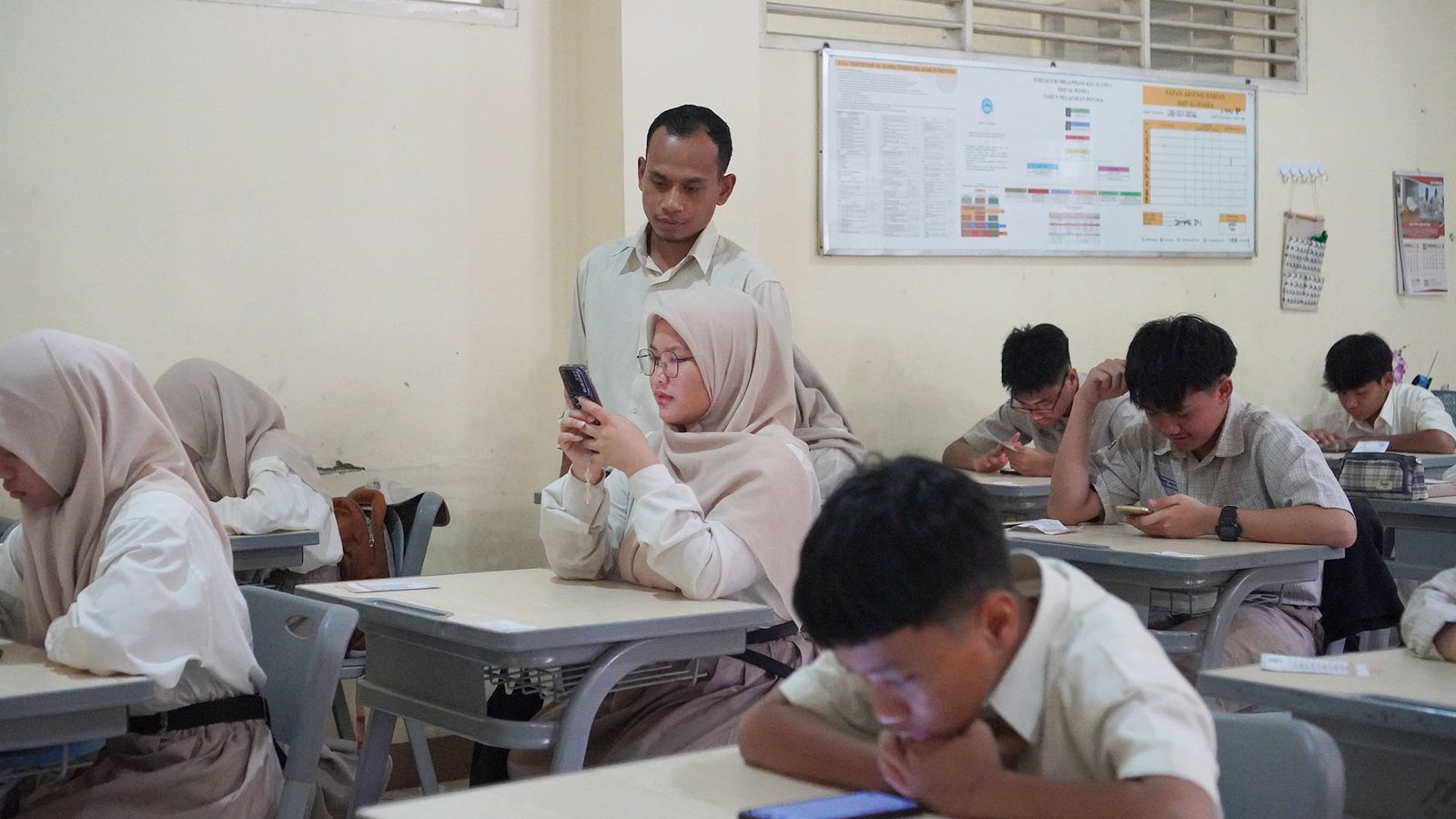 Pelaksanaan Penilaian Sumatif Tengah Semester (PSTS) Genap Tahun Pelajaran 2025/2026 di SMP Al Hasra